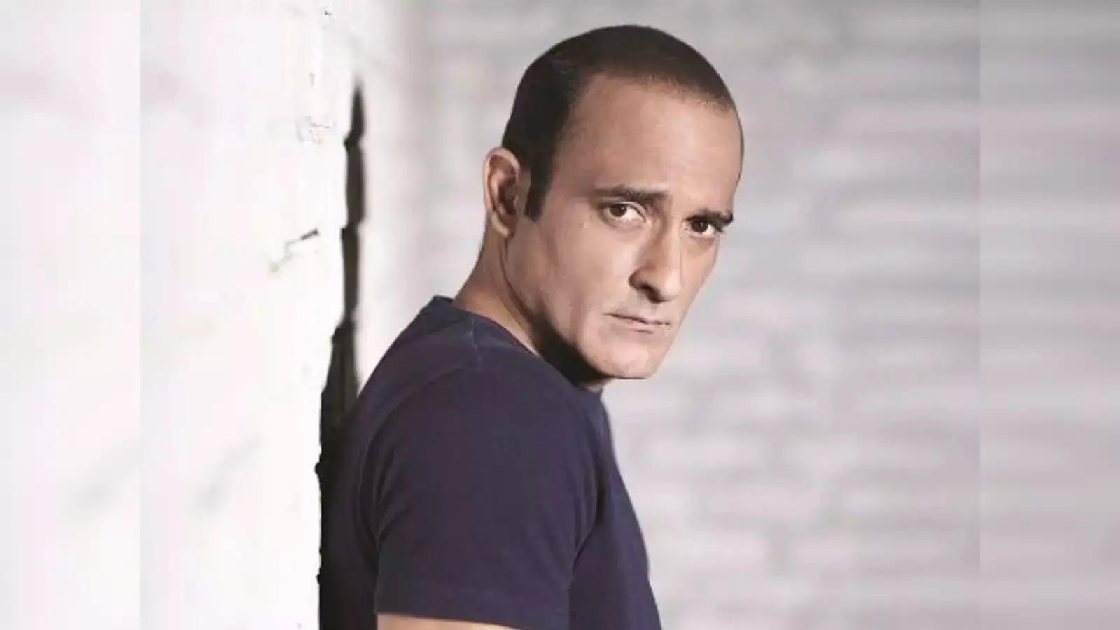 अक्षय खन्ना: कम बोलने वाला, गहरी छाप छोड़ने वाला अभिनेता