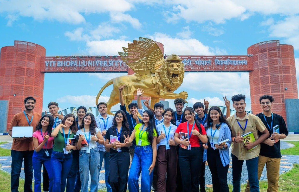 VIT भोपाल यूनिवर्सिटी ने इटली के POLIMI GSoM के साथ मिलकर इंटरनेशनल साइबरसिक्योरिटी मास्टर्स के लिए आवेदन मंगाए